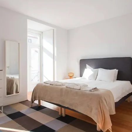 A Quiet Luxury In A Location That Couldn't Be Better, 2 Minutes Walk From The Subway